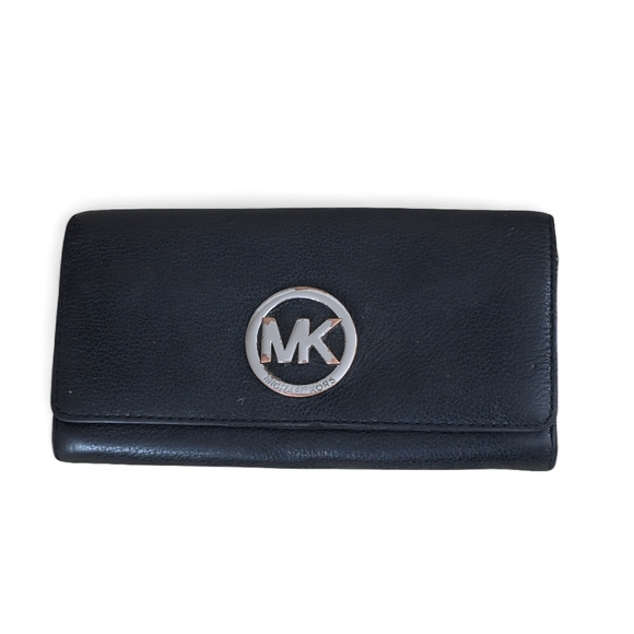 Michael Kors Handbags - Michael Kors Black Leather Fulton Carryall Snap Closure Wallet Tri-fold Clutch